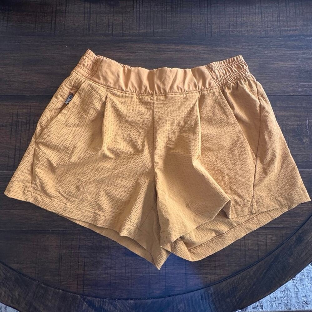 Athleta Textured Brooklyn Mustard Yellow Short Size 2
